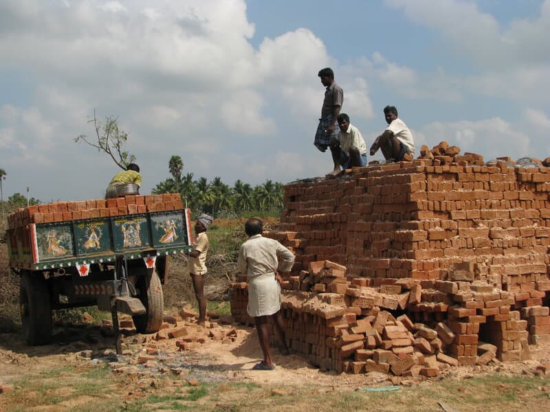 Clay brick molding and uniform block forming