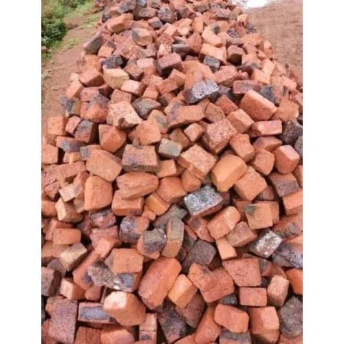 Clean crushed brick ballast (Malba Roda) loaded for bulk site filling and road-base delivery